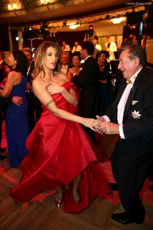 Elisabetta Canalis photo 1 of 844
