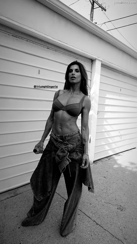 Elisabetta Canalis photo 14 of 844