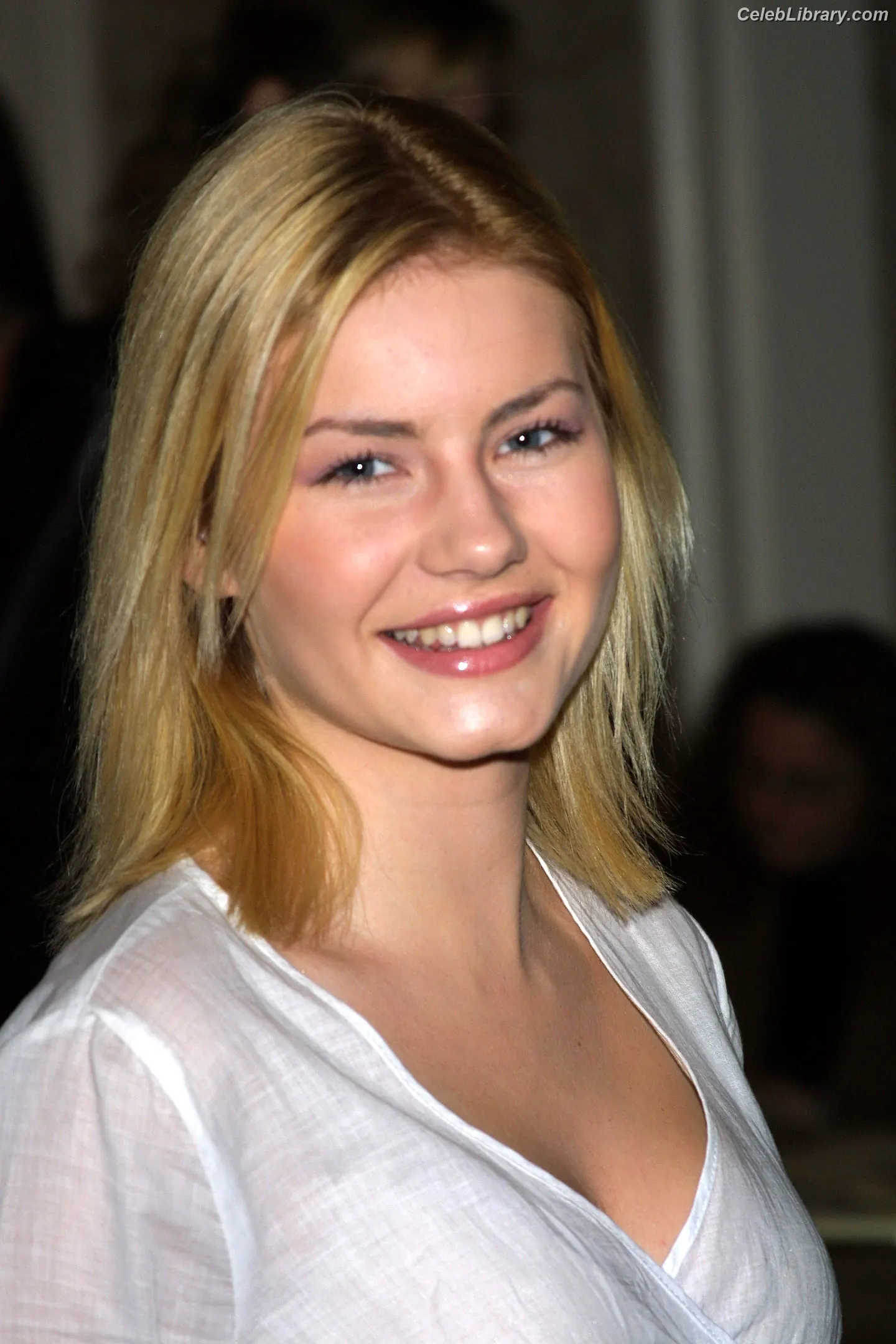 Elisha Cuthbert photo 17 of 247