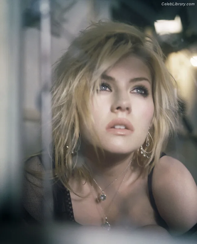 Elisha Cuthbert photo 20 of 246