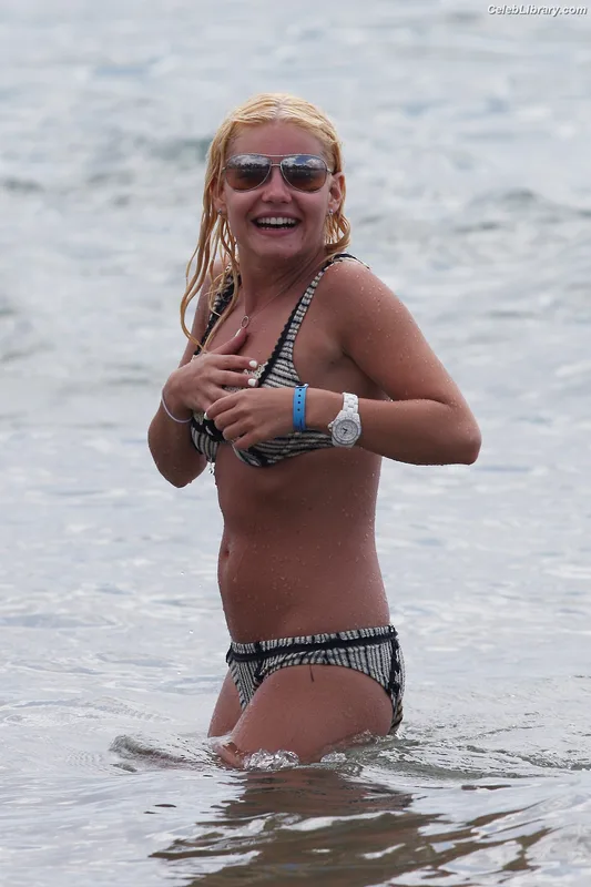 Elisha Cuthbert photo 18 of 246