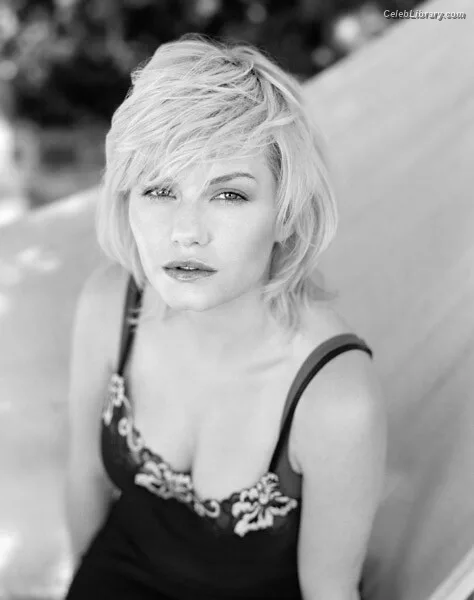 Elisha Cuthbert photo 6 of 246