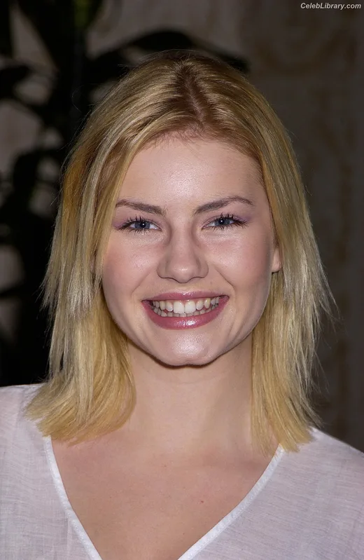 Elisha Cuthbert photo 10 of 246