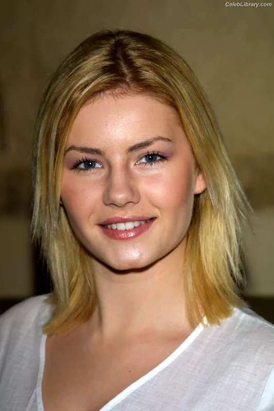 Elisha Cuthbert photo 16 of 246