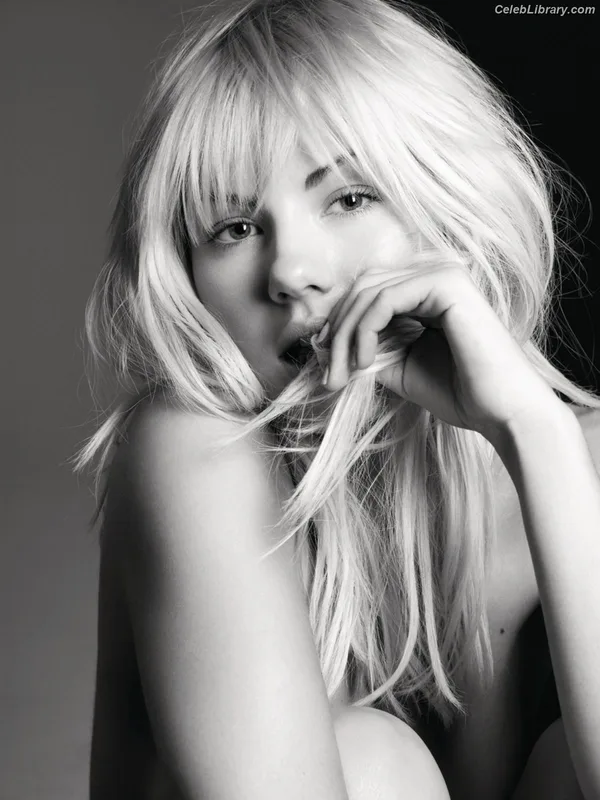 Elisha Cuthbert photo 23 of 246