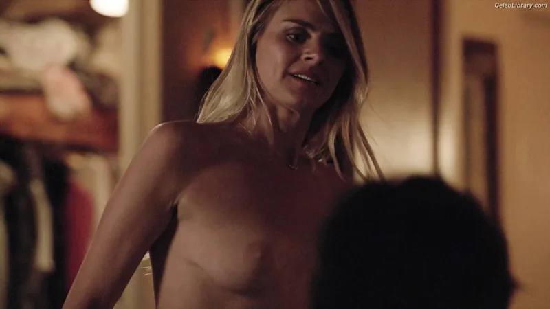 Eliza Coupe photo 7 of 23
