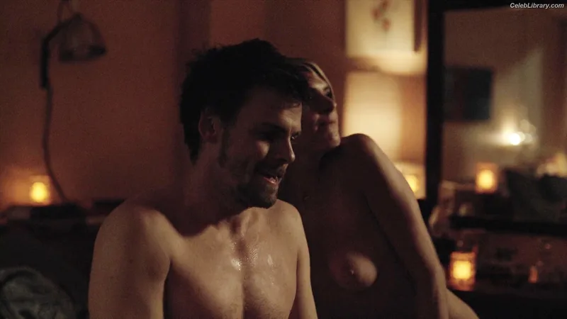 Eliza Coupe photo 10 of 23