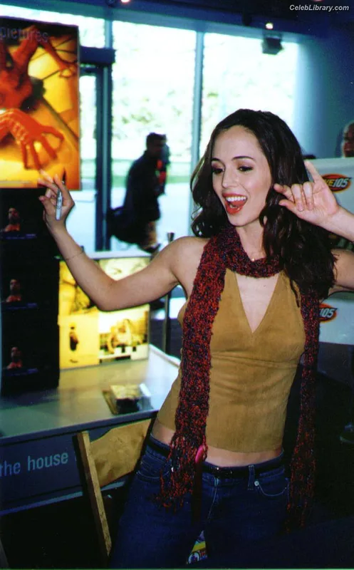 Eliza Dushku photo 22 of 226