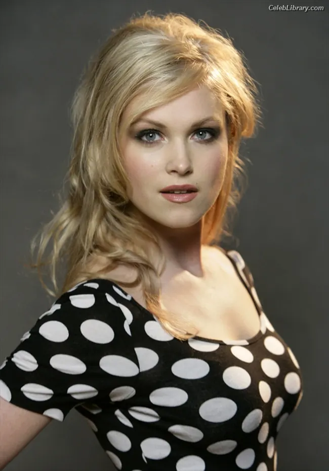 Eliza Taylor photo 11 of 157