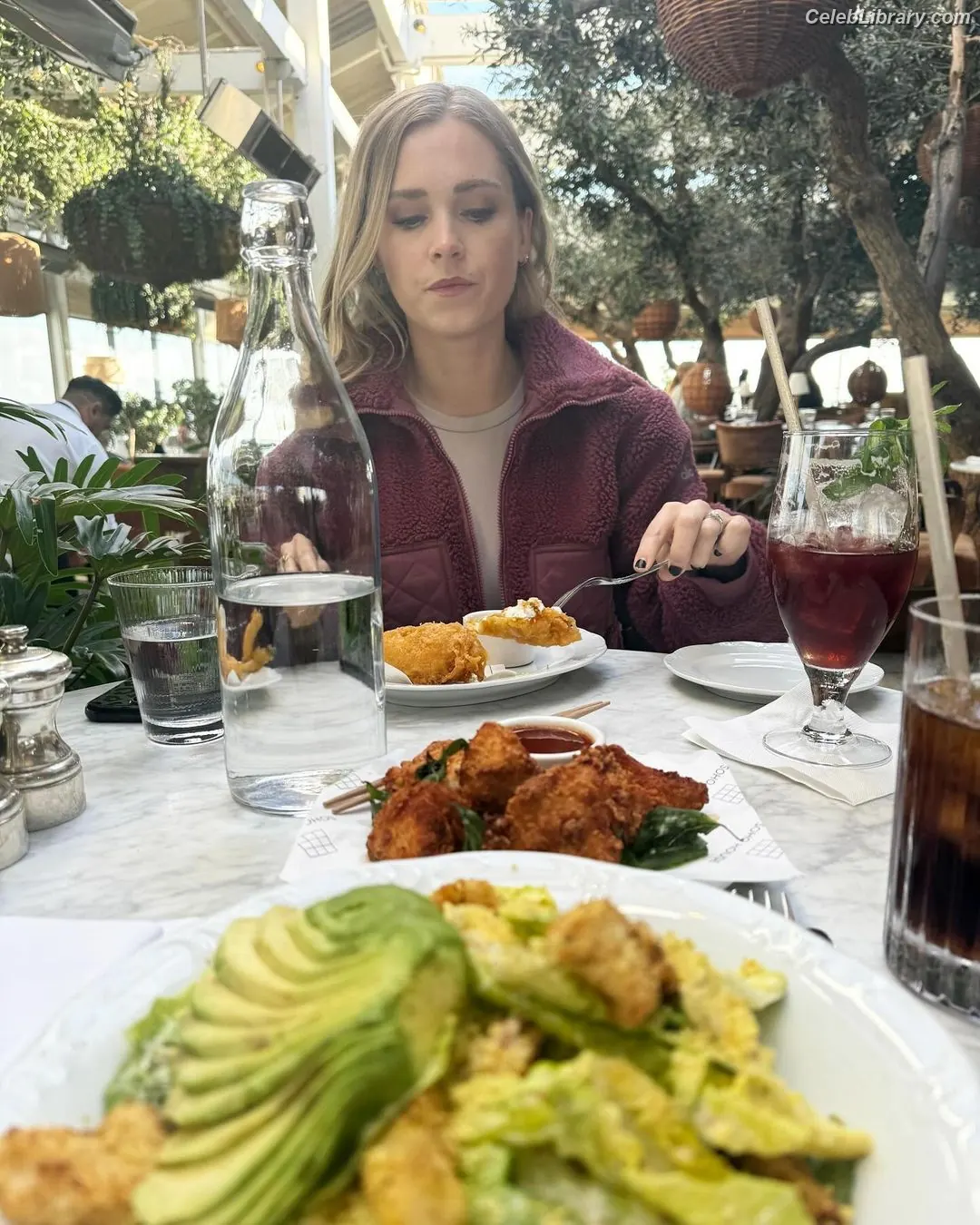 Eliza Taylor photo 21 of 157