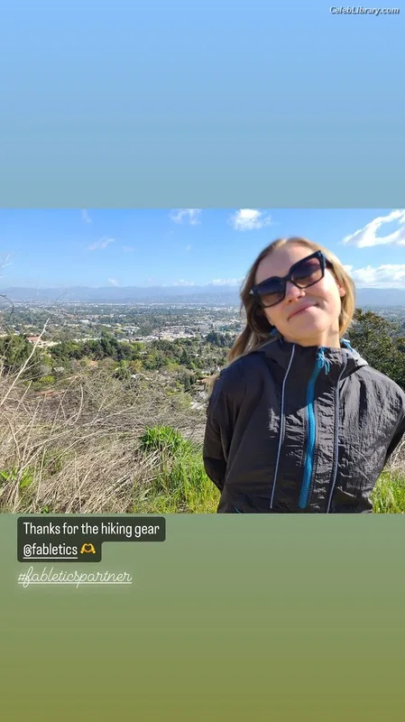 Eliza Taylor photo 13 of 158