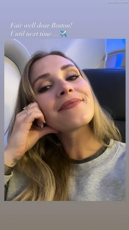 Eliza Taylor photo 1 of 158