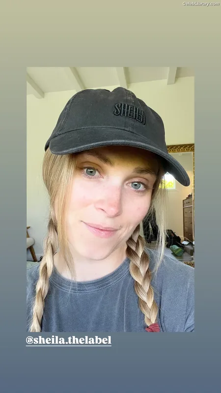 Eliza Taylor photo 6 of 158