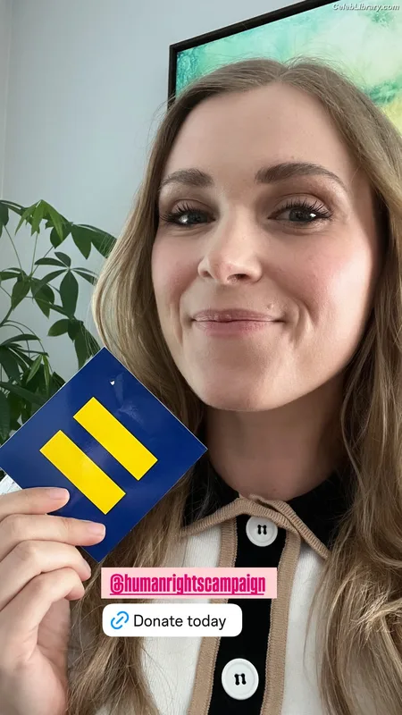Eliza Taylor photo 9 of 158