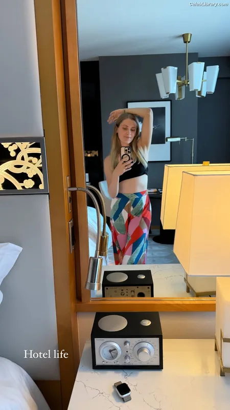 Eliza Taylor photo 13 of 158