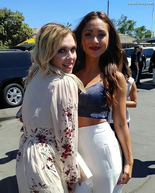 Eliza Taylor photo 16 of 158