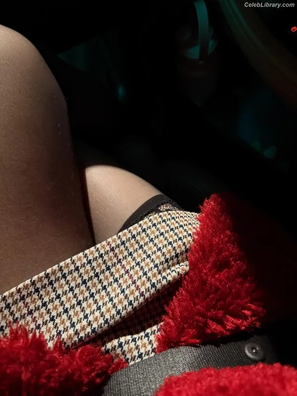 Eliza Taylor photo 18 of 158