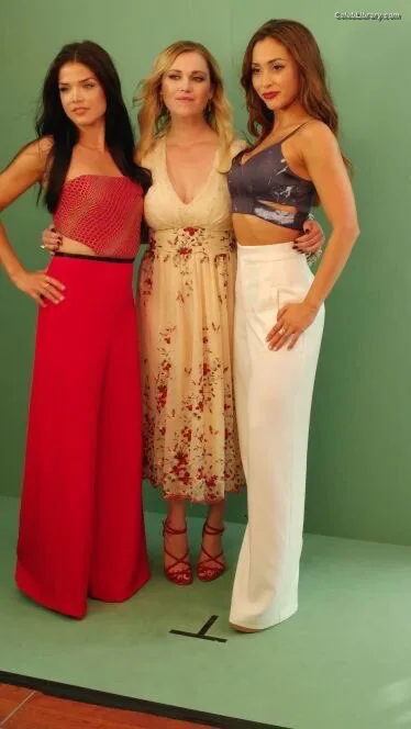 Eliza Taylor photo 13 of 158