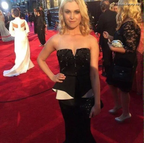 Eliza Taylor photo 23 of 158