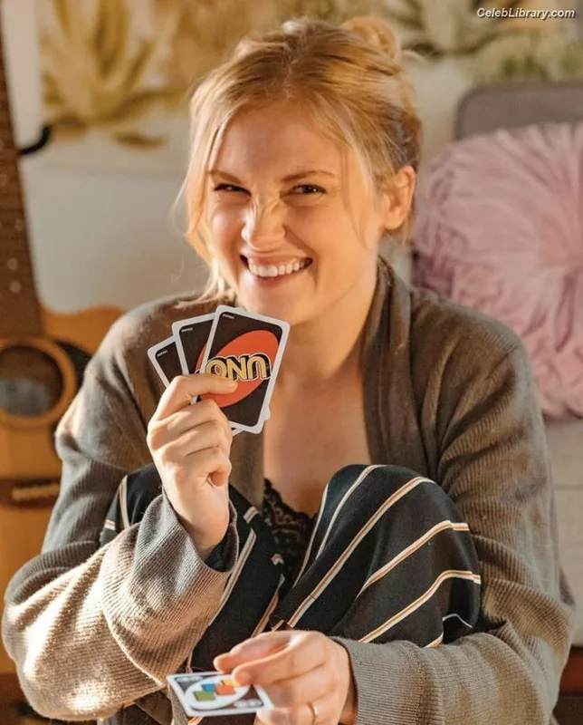 Eliza Taylor photo 13 of 158