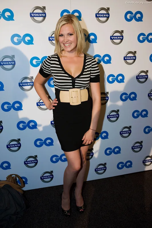 Eliza Taylor photo 1 of 158
