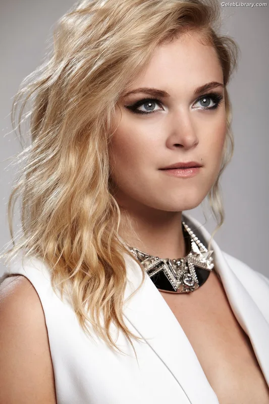 Eliza Taylor photo 15 of 158