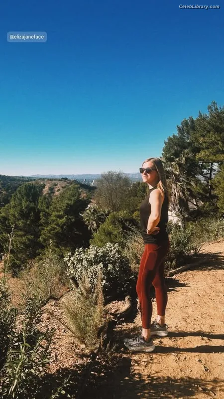Eliza Taylor photo 10 of 158