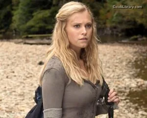Eliza Taylor photo 3 of 158