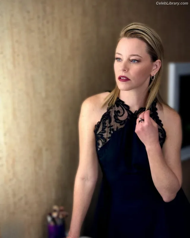 Elizabeth Banks photo 23 of 208
