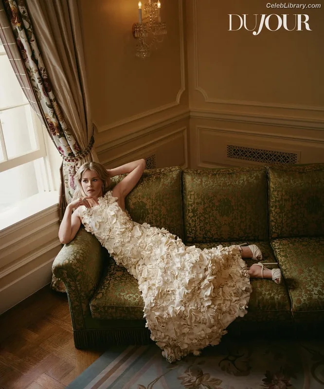 Elizabeth Banks photo 24 of 208