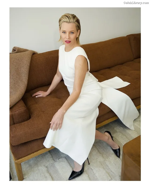 Elizabeth Banks photo 16 of 208