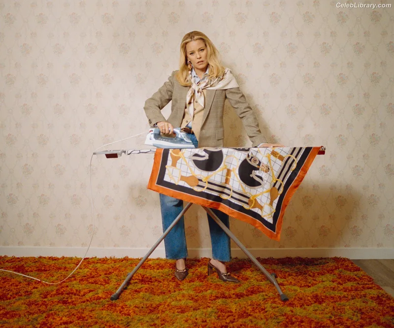 Elizabeth Banks photo 24 of 208