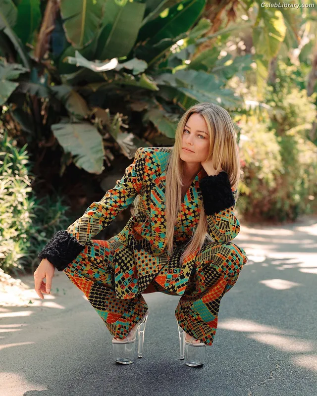 Elizabeth Banks photo 24 of 208