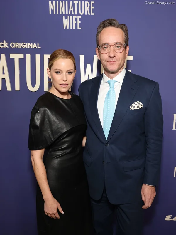 Elizabeth Banks photo 24 of 208