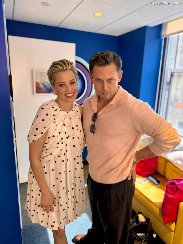 Elizabeth Banks photo 12 of 208