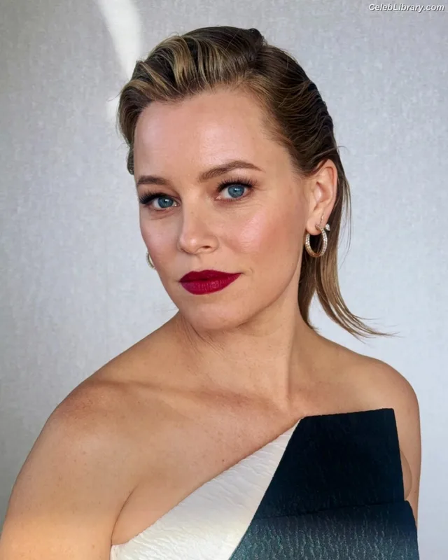 Elizabeth Banks photo 4 of 208