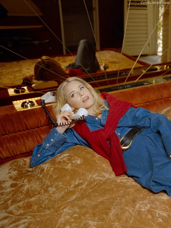 Elizabeth Banks photo 4 of 208