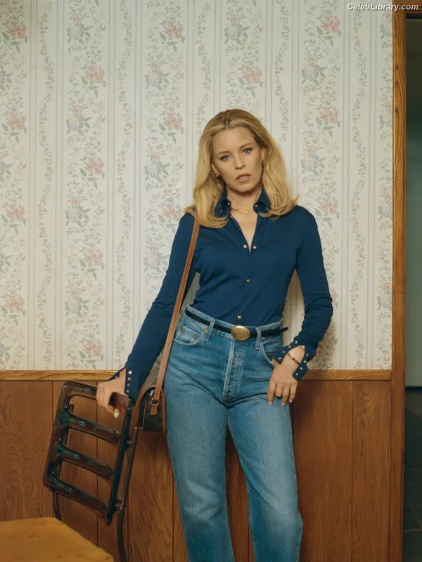Elizabeth Banks photo 7 of 208