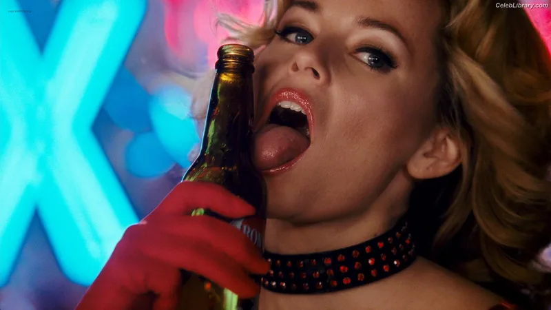 Elizabeth Banks photo 9 of 208