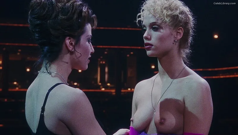 Elizabeth Berkley photo 4 of 65