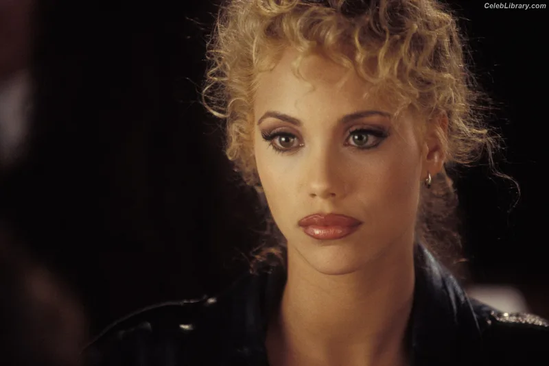 Elizabeth Berkley photo 13 of 65