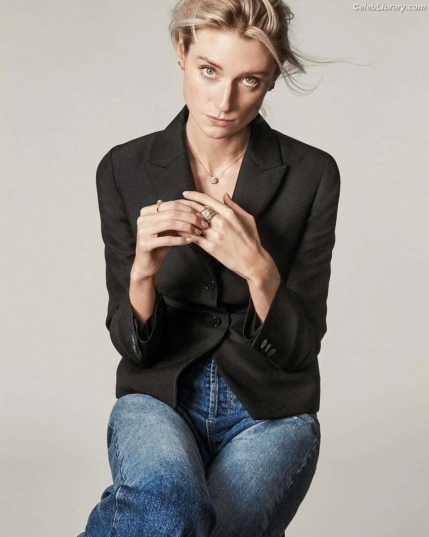 Elizabeth Debicki photo 3 of 334