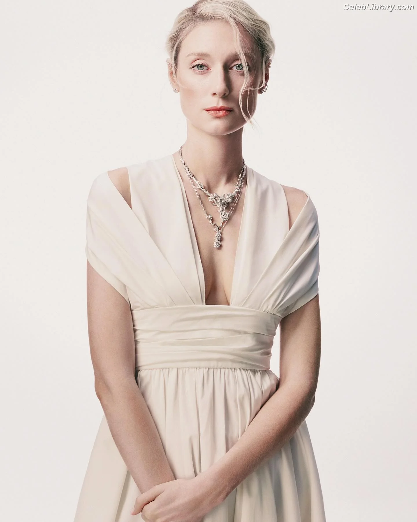 Elizabeth Debicki photo 6 of 334