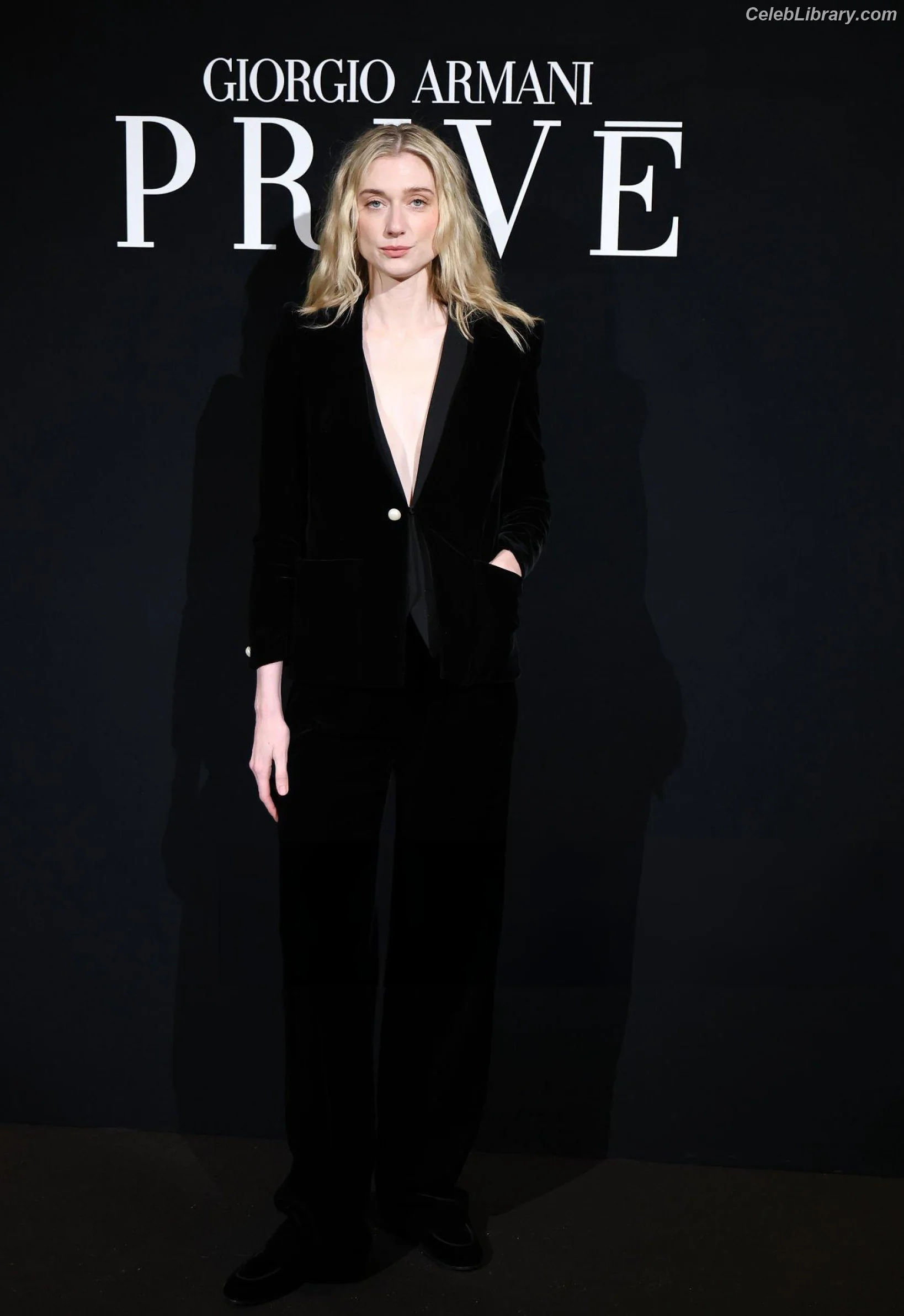 Elizabeth Debicki photo 8 of 334