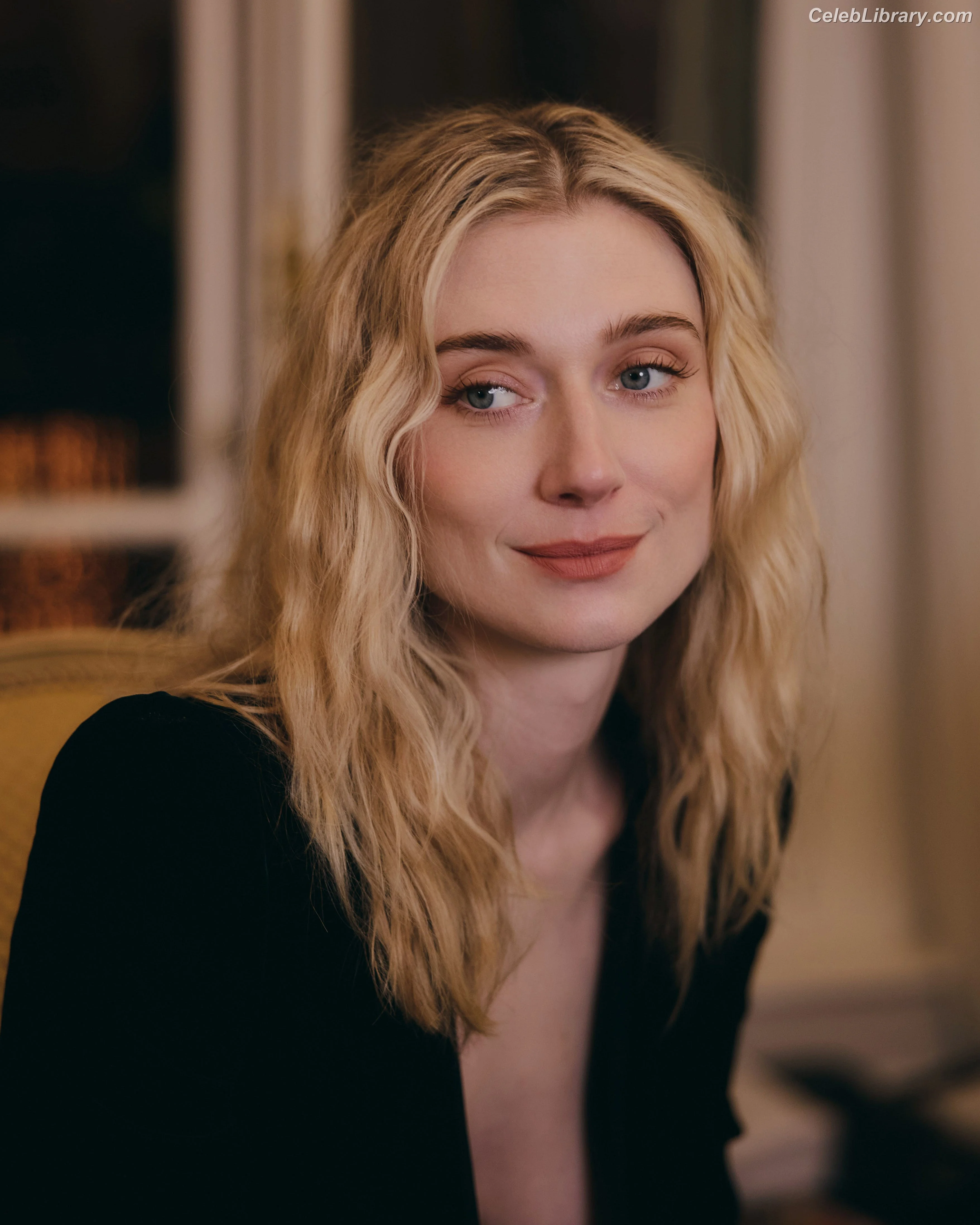 Elizabeth Debicki photo 1 of 334