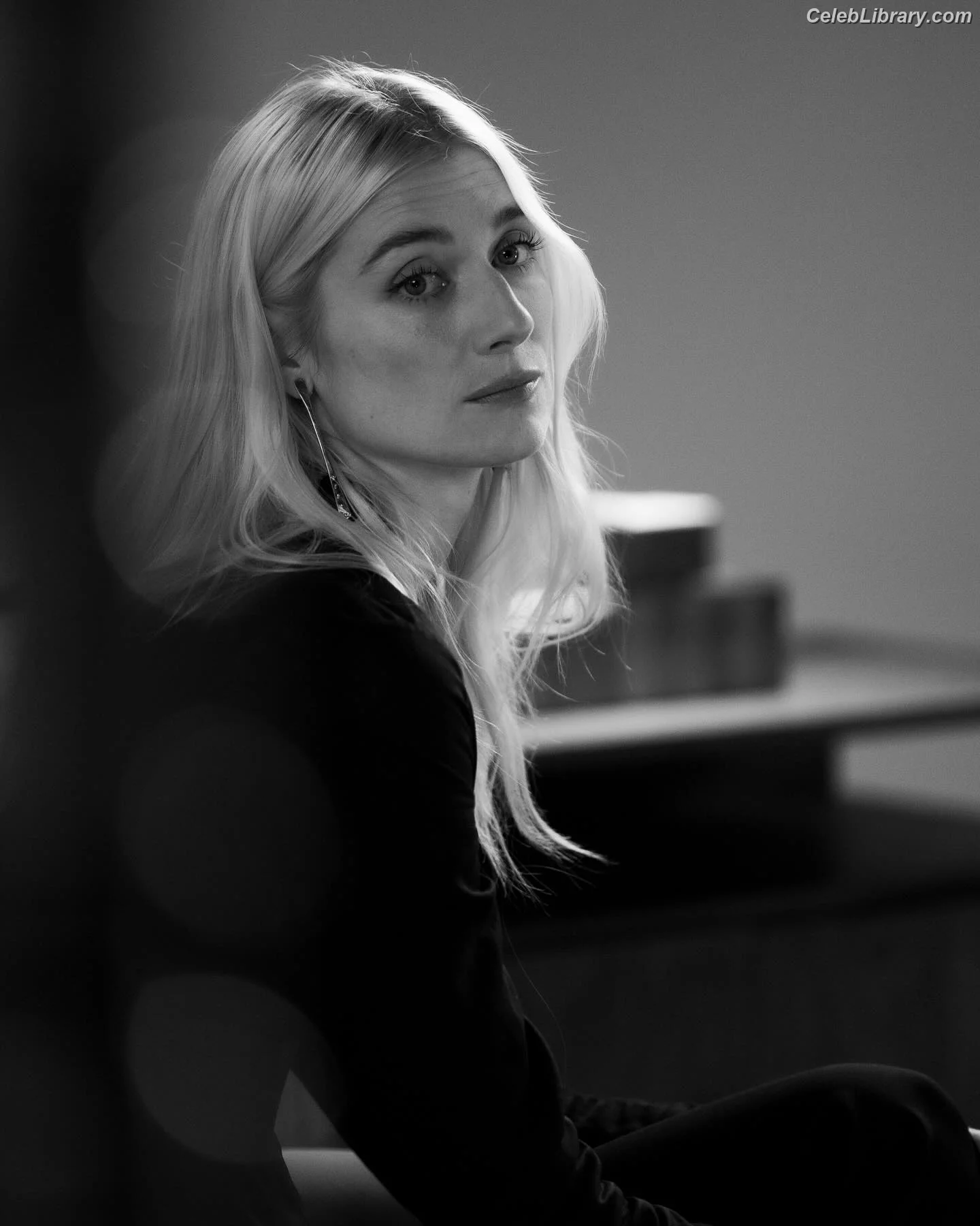 Elizabeth Debicki photo 8 of 334