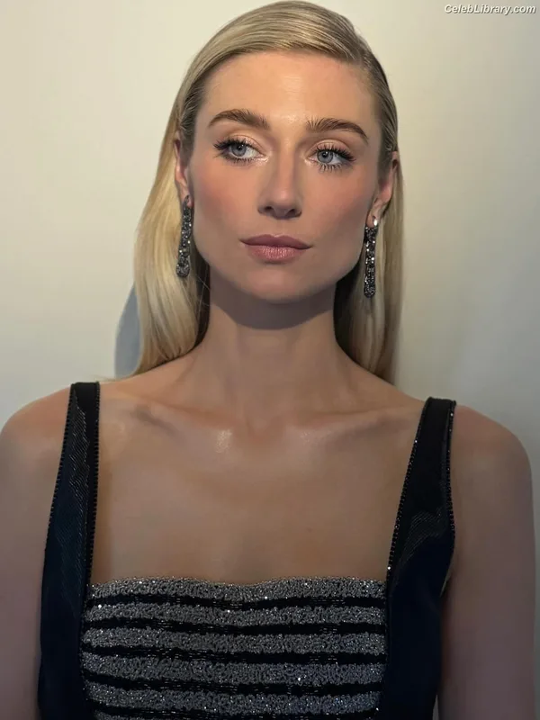 Elizabeth Debicki photo 11 of 335