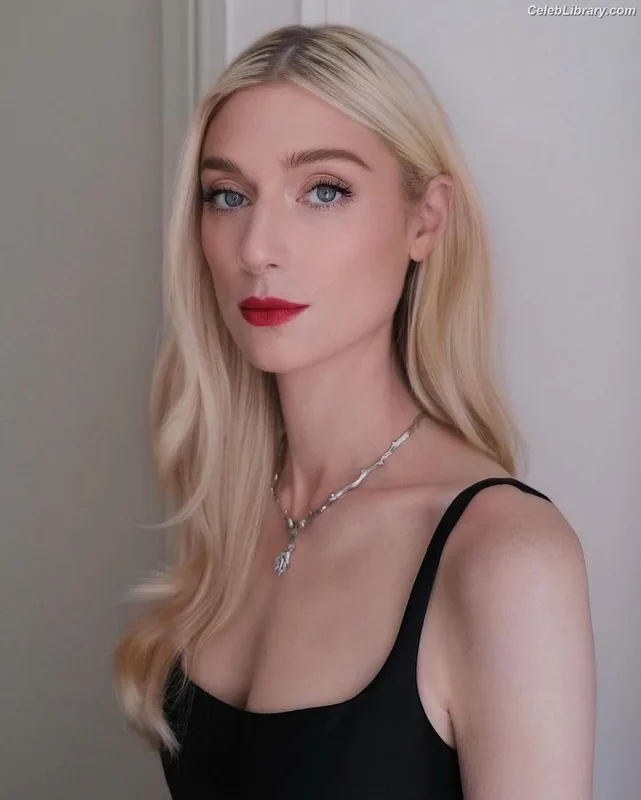 Elizabeth Debicki photo 18 of 335