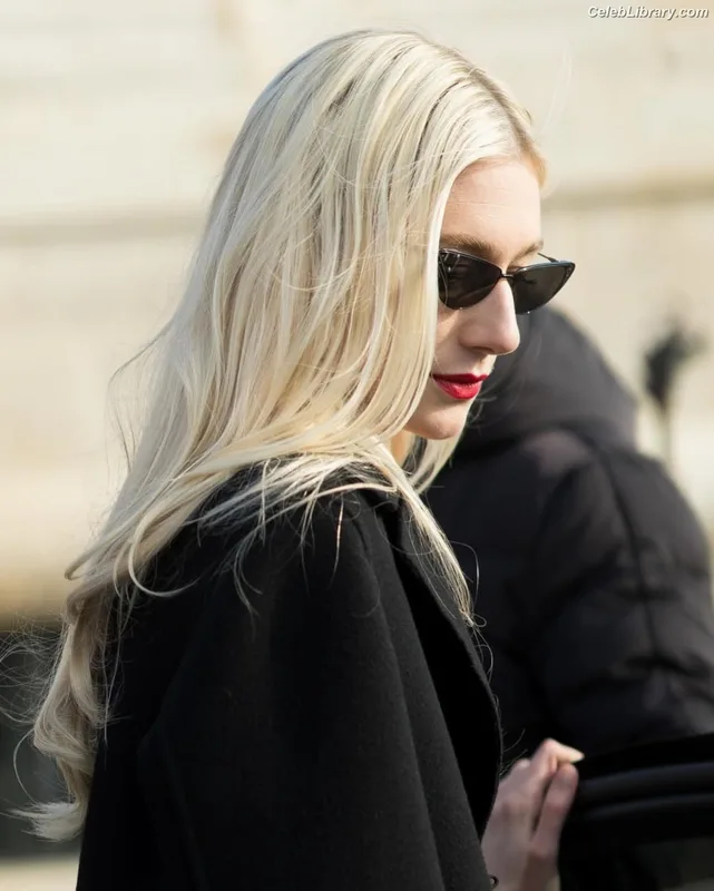 Elizabeth Debicki photo 20 of 335