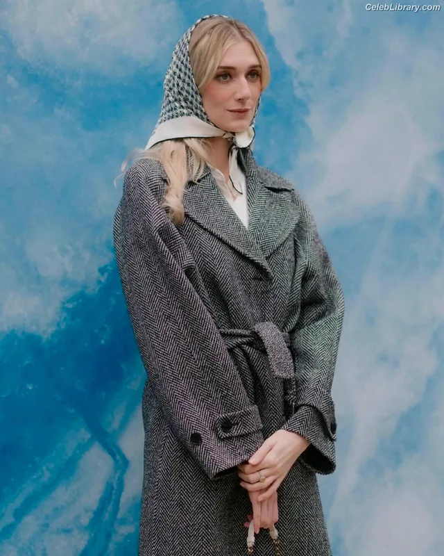 Elizabeth Debicki photo 20 of 335
